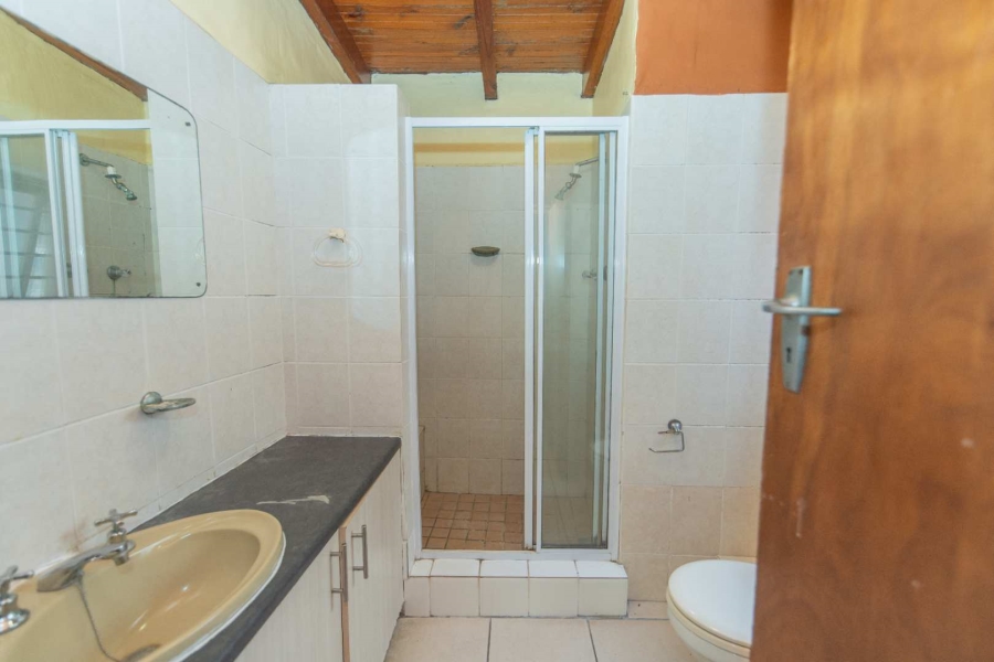 8 Bedroom Property for Sale in Summerstrand Eastern Cape